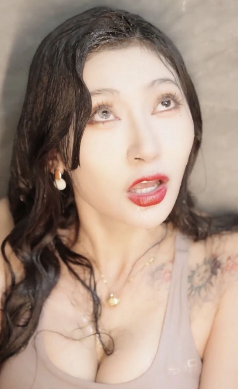 易碎的玫瑰